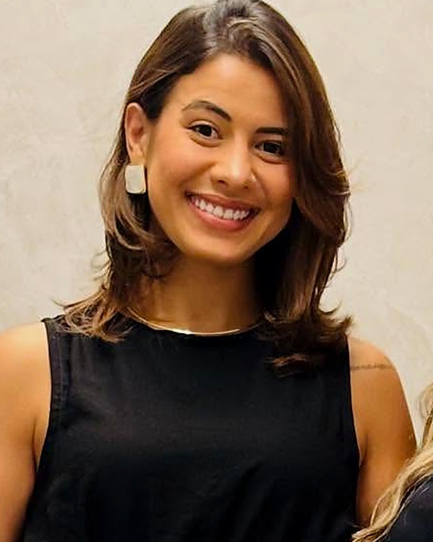 Dra. Letícia Isabella Chaves Rezende